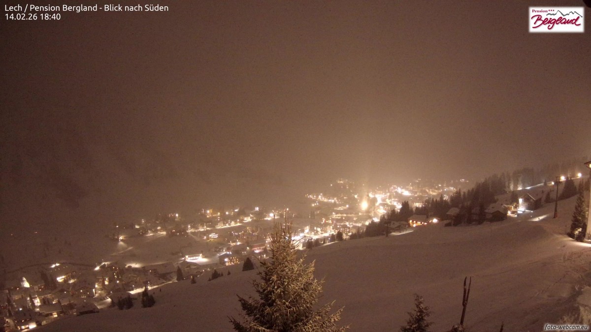 Archiv Foto Webcam Oberlech: Ausblick Pension Bergland