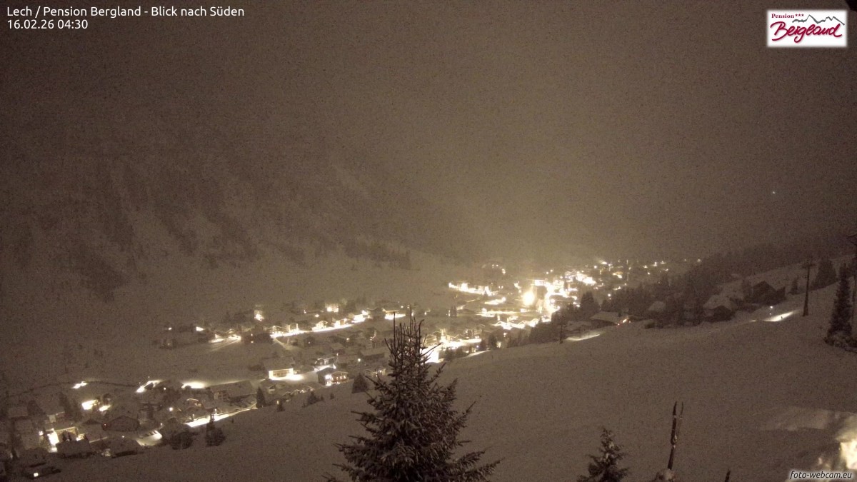 Archiv Foto Webcam Oberlech: Ausblick Pension Bergland