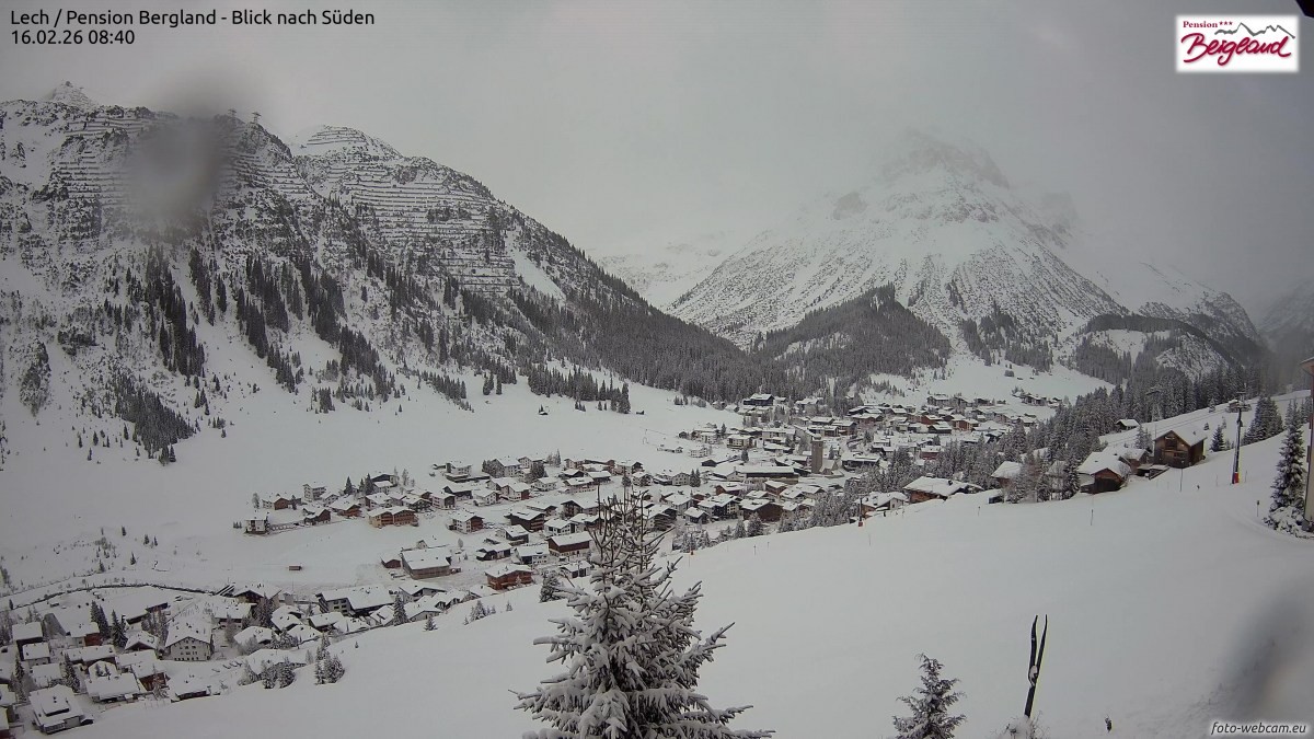 Archiv Foto Webcam Oberlech: Ausblick Pension Bergland