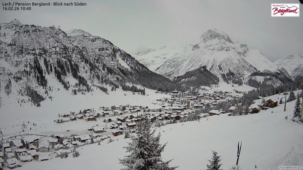 Archiv Foto Webcam Oberlech: Ausblick Pension Bergland