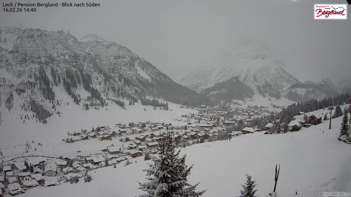 Archiv Foto Webcam Oberlech: Ausblick Pension Bergland