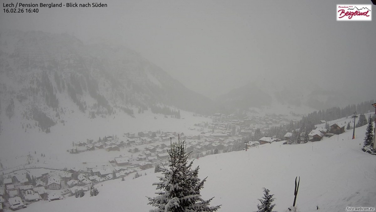 Archiv Foto Webcam Oberlech: Ausblick Pension Bergland