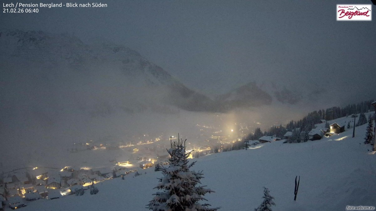 Archiv Foto Webcam Oberlech: Ausblick Pension Bergland