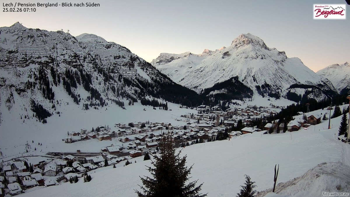 Archived image Webcam Lech am Arlberg - Guesthouse Bergland