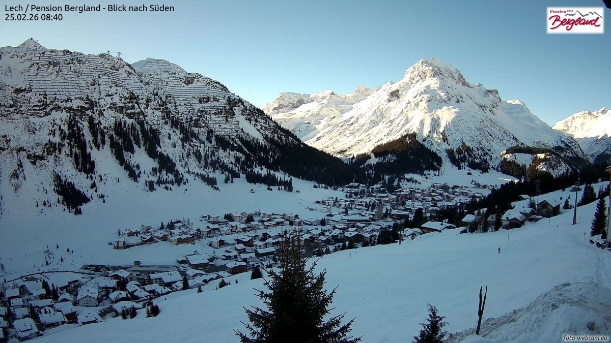 Archiv Foto Webcam Oberlech: Ausblick Pension Bergland