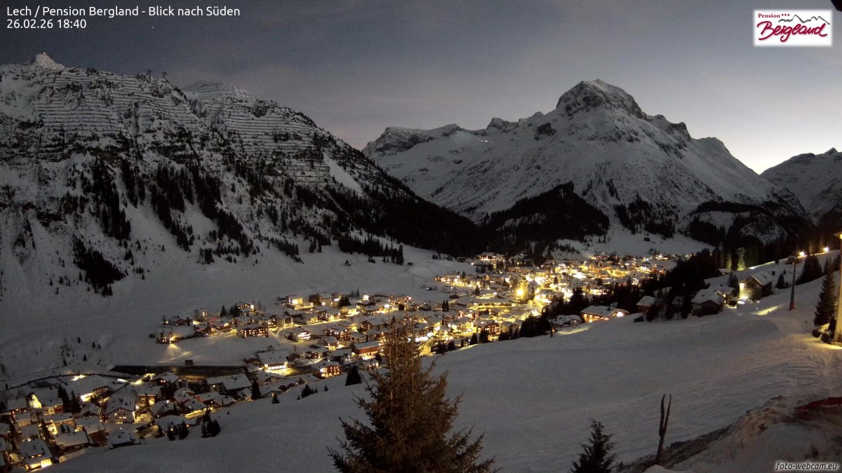 Archiv Foto Webcam Oberlech: Ausblick Pension Bergland