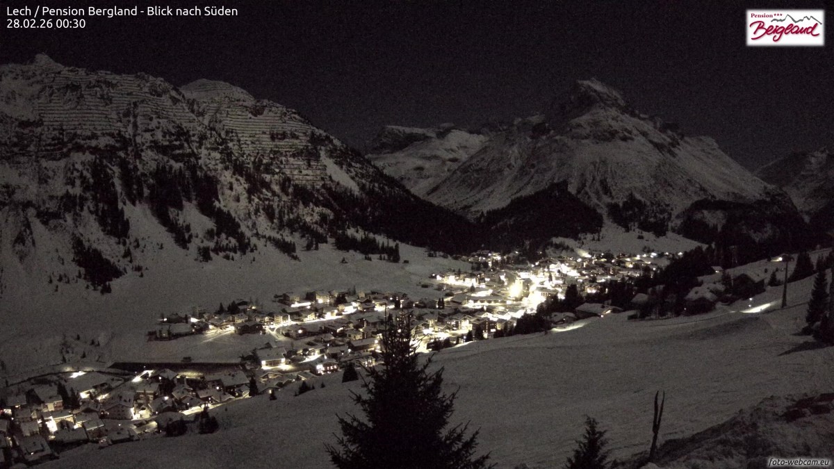 Archiv Foto Webcam Oberlech: Ausblick Pension Bergland