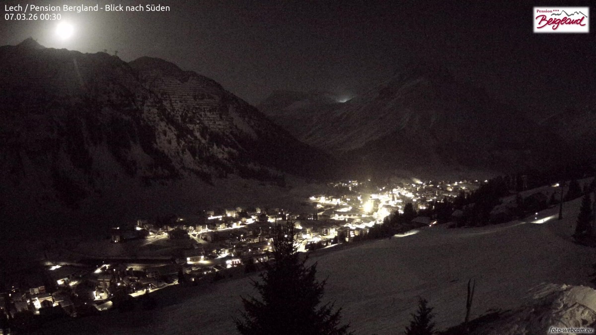 Archiv Foto Webcam Oberlech: Ausblick Pension Bergland