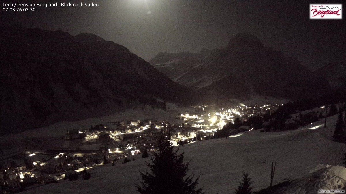 Archiv Foto Webcam Oberlech: Ausblick Pension Bergland