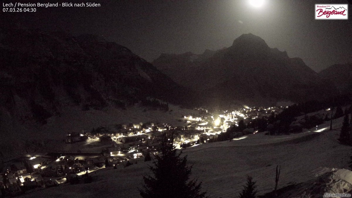 Archiv Foto Webcam Oberlech: Ausblick Pension Bergland