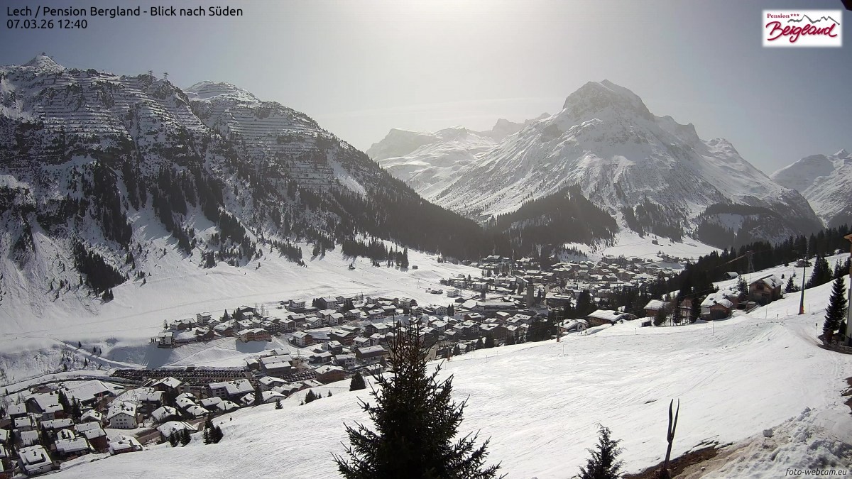 Archiv Foto Webcam Oberlech: Ausblick Pension Bergland