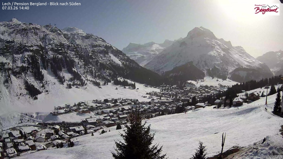 Archiv Foto Webcam Oberlech: Ausblick Pension Bergland