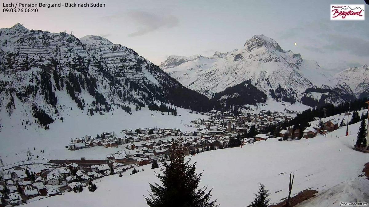 Archiv Foto Webcam Oberlech: Ausblick Pension Bergland