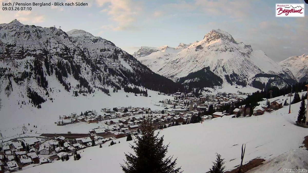 Archiv Foto Webcam Oberlech: Ausblick Pension Bergland