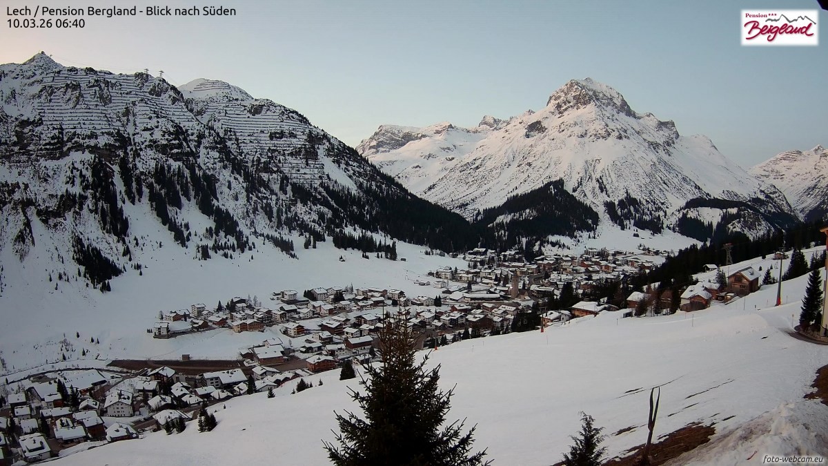 Archiv Foto Webcam Oberlech: Ausblick Pension Bergland