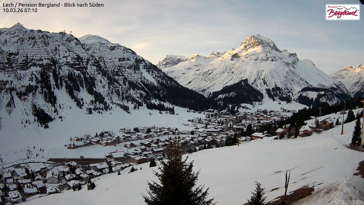 Archiv Foto Webcam Oberlech: Ausblick Pension Bergland