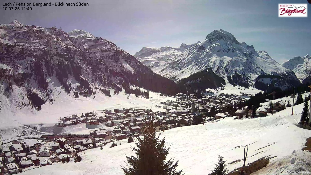 Archiv Foto Webcam Oberlech: Ausblick Pension Bergland
