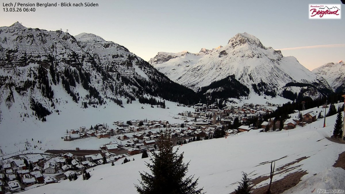 Archiv Foto Webcam Oberlech: Ausblick Pension Bergland