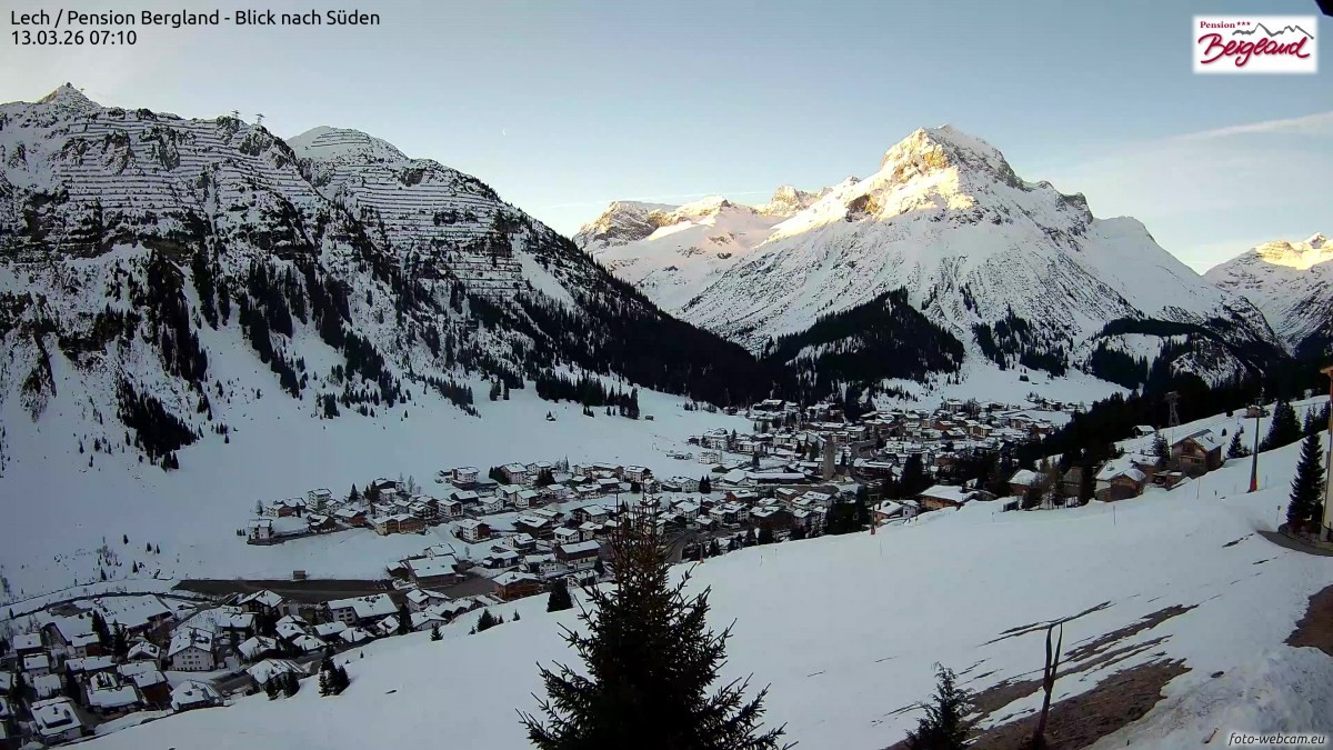 Archiv Foto Webcam Oberlech: Ausblick Pension Bergland