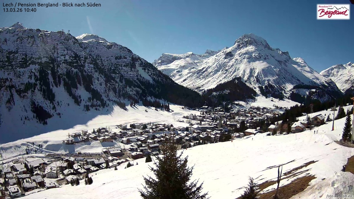 Archiv Foto Webcam Oberlech: Ausblick Pension Bergland