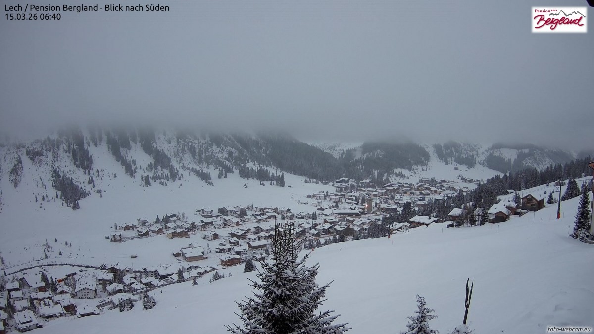 Archiv Foto Webcam Oberlech: Ausblick Pension Bergland