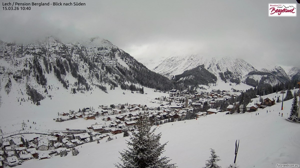 Archiv Foto Webcam Oberlech: Ausblick Pension Bergland