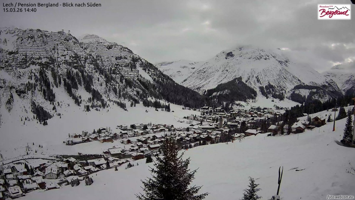 Archiv Foto Webcam Oberlech: Ausblick Pension Bergland
