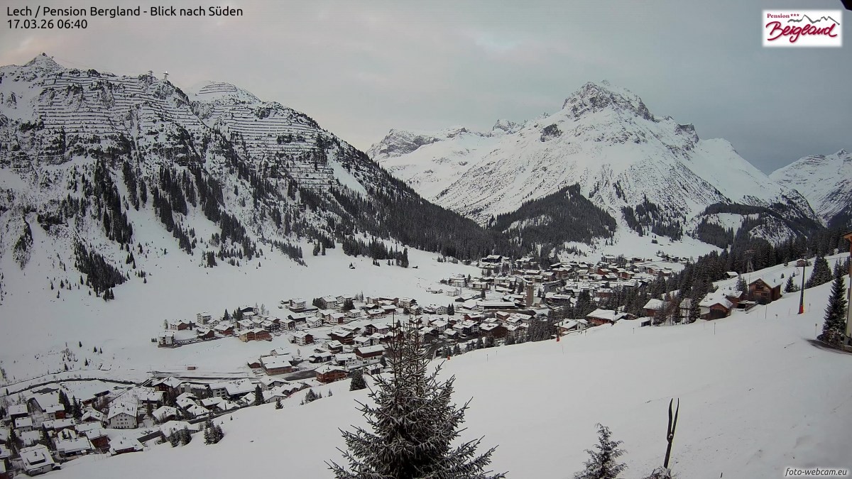 Archiv Foto Webcam Oberlech: Ausblick Pension Bergland