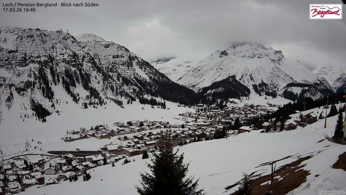 Archiv Foto Webcam Oberlech: Ausblick Pension Bergland