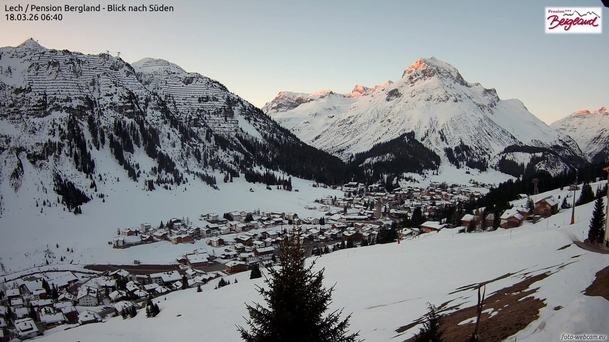 Archiv Foto Webcam Oberlech: Ausblick Pension Bergland
