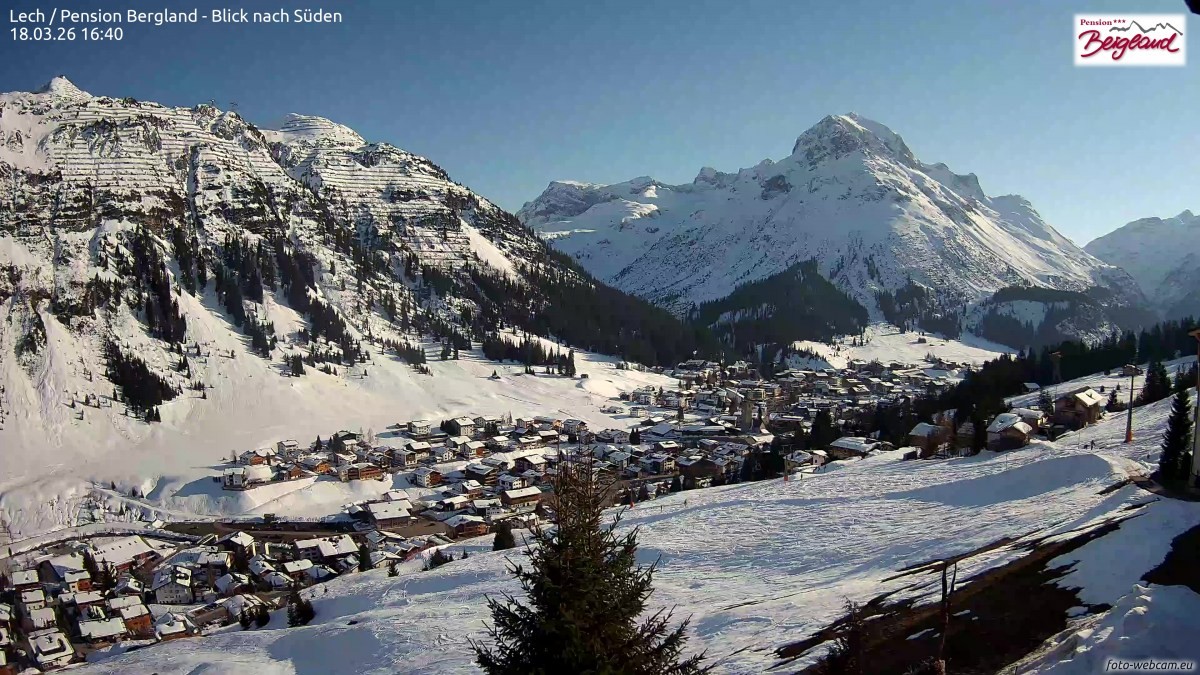 Archiv Foto Webcam Oberlech: Ausblick Pension Bergland