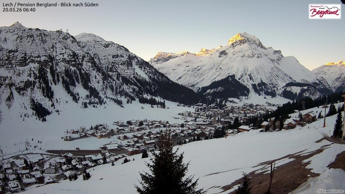 Archiv Foto Webcam Oberlech: Ausblick Pension Bergland