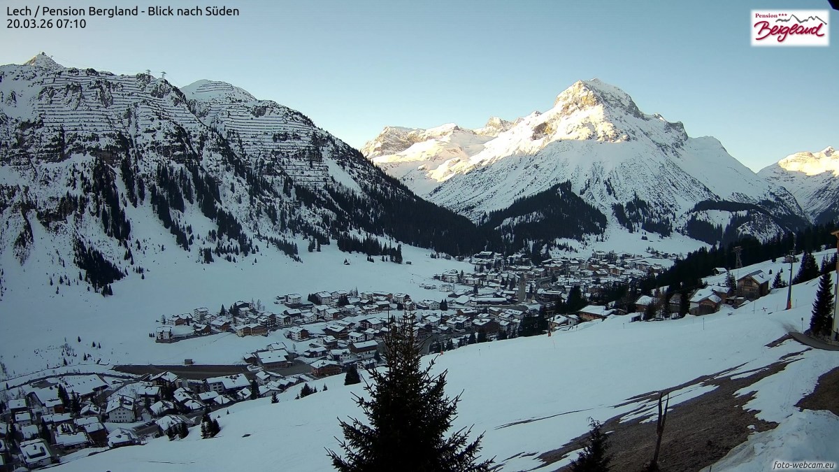 Archiv Foto Webcam Oberlech: Ausblick Pension Bergland
