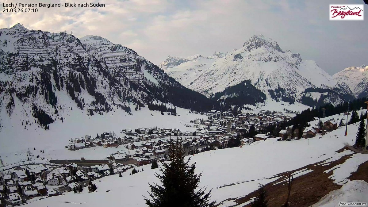 Archived image Webcam Lech am Arlberg - Guesthouse Bergland