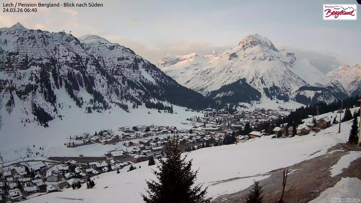 Archiv Foto Webcam Oberlech: Ausblick Pension Bergland