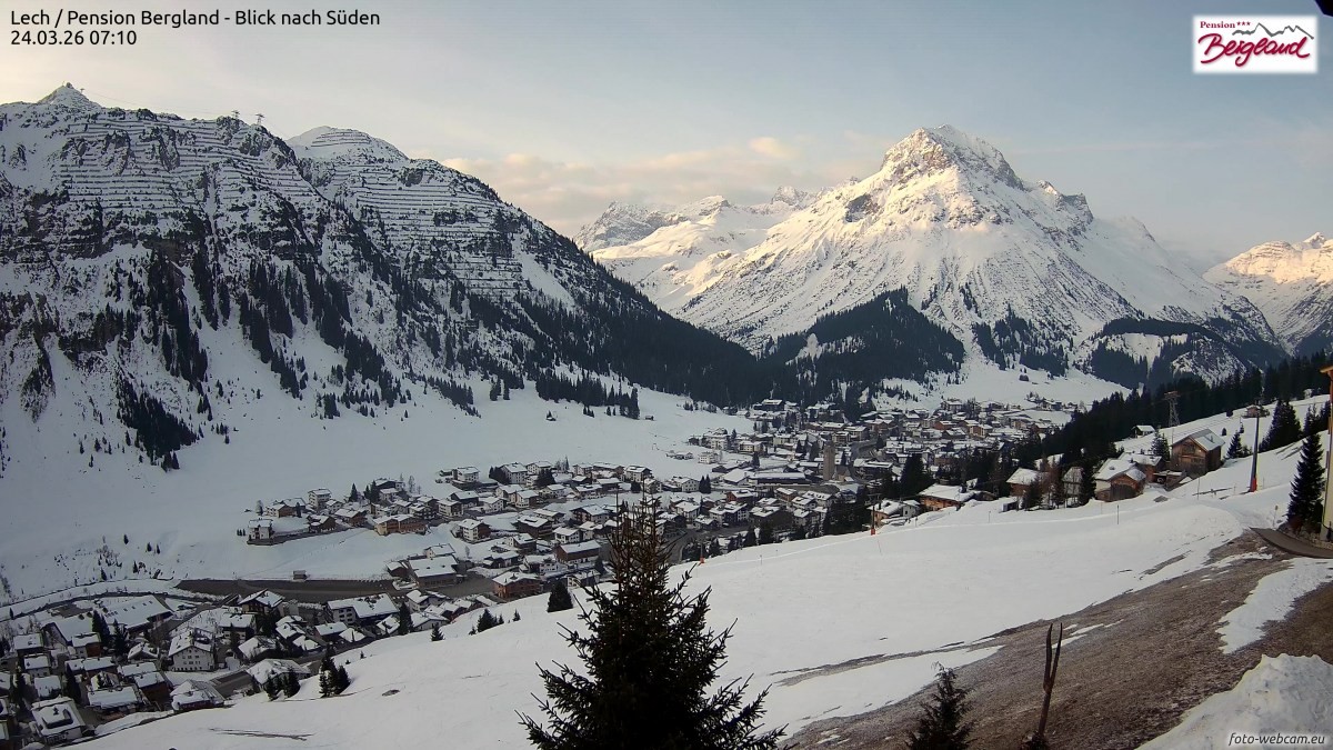Archiv Foto Webcam Oberlech: Ausblick Pension Bergland