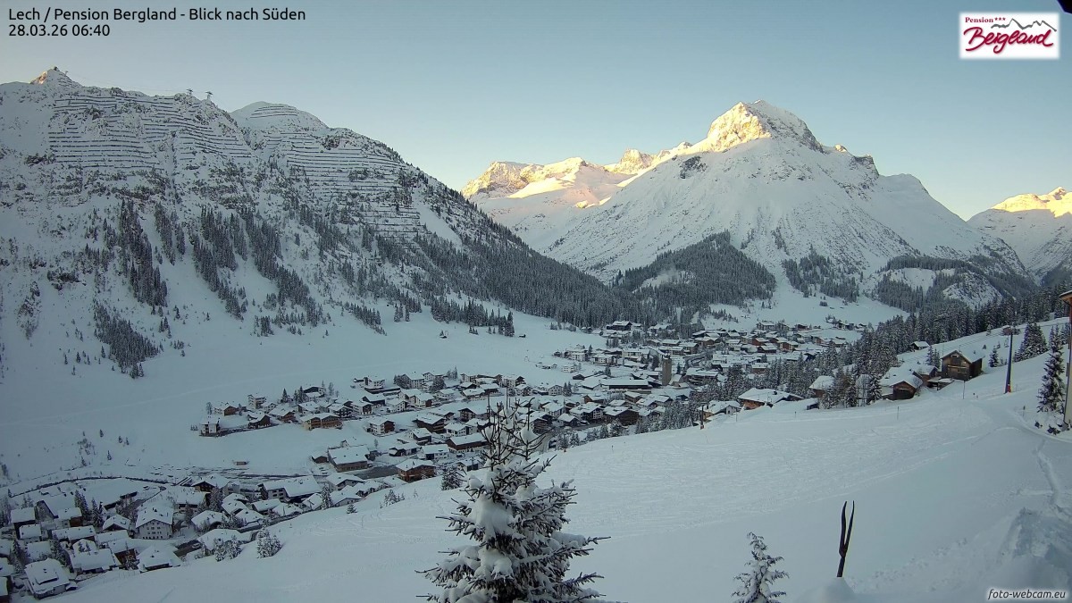 Archived image Webcam Lech am Arlberg - Guesthouse Bergland