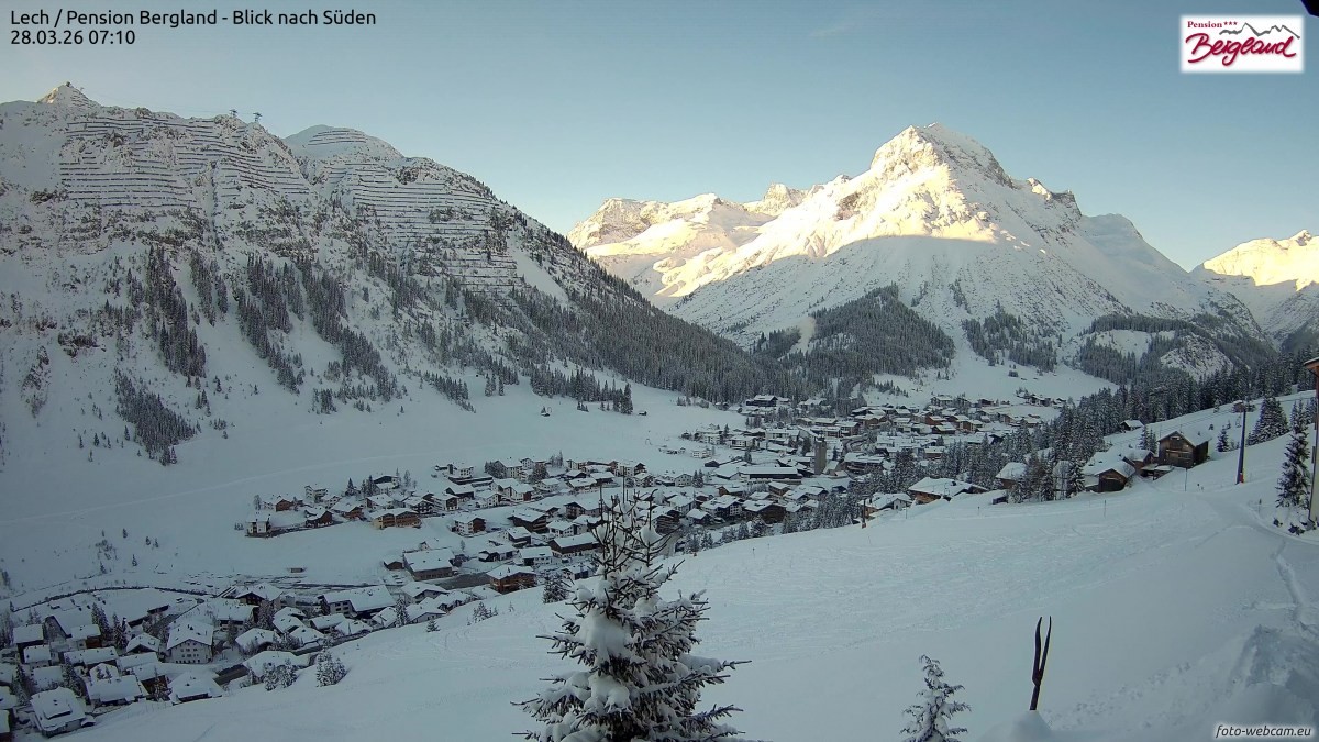 Archived image Webcam Lech am Arlberg - Guesthouse Bergland