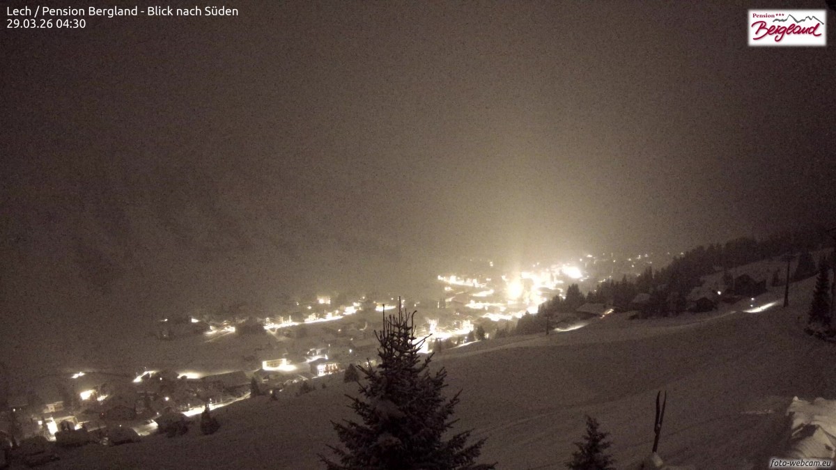 Archiv Foto Webcam Oberlech: Ausblick Pension Bergland