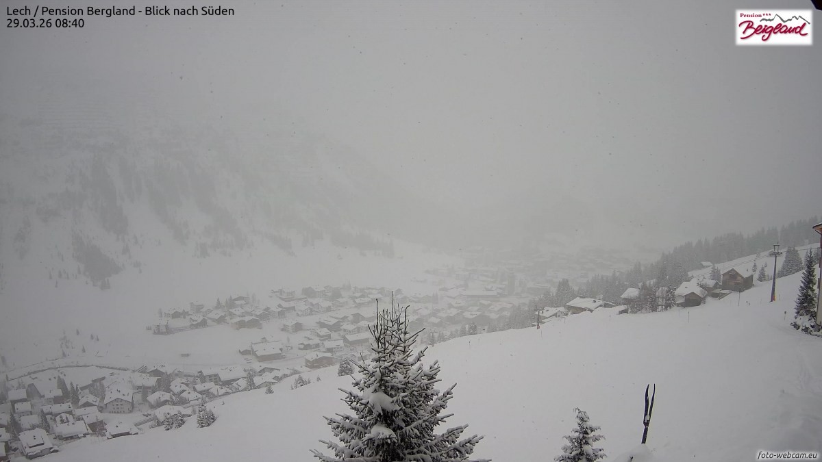 Archiv Foto Webcam Oberlech: Ausblick Pension Bergland
