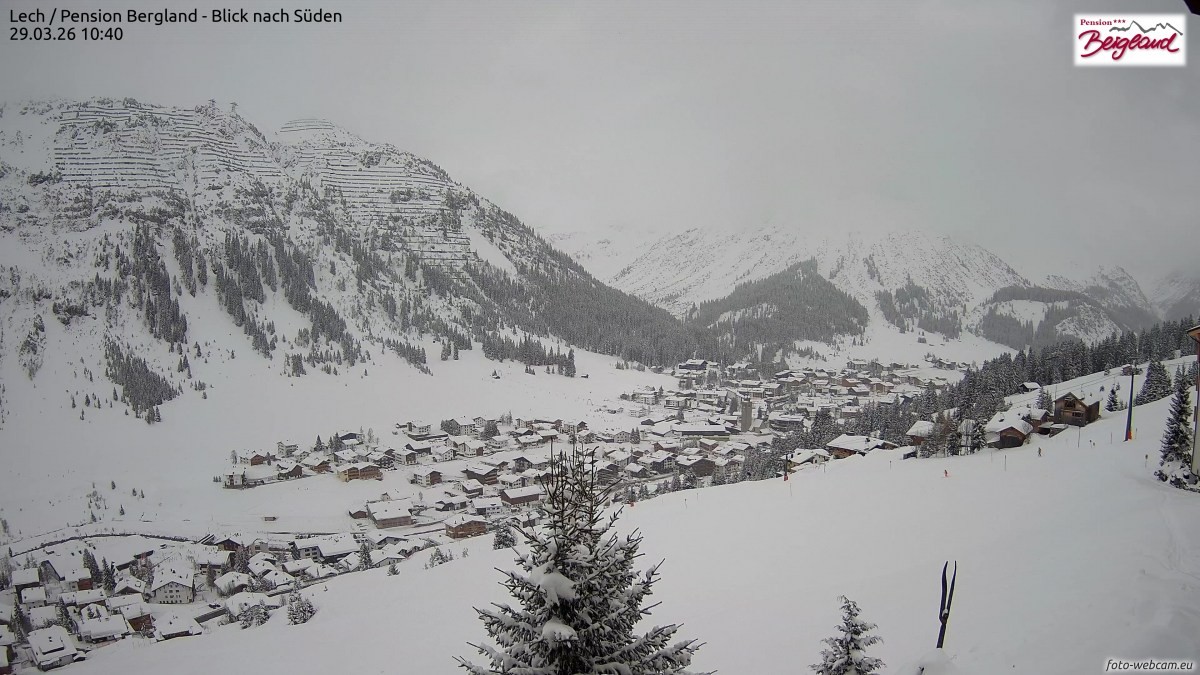 Archiv Foto Webcam Oberlech: Ausblick Pension Bergland