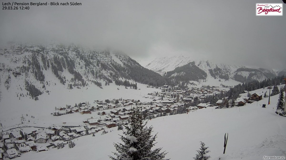 Archiv Foto Webcam Oberlech: Ausblick Pension Bergland