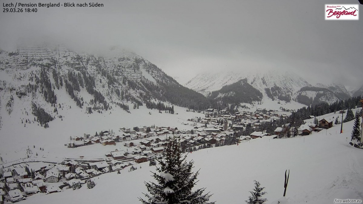 Archiv Foto Webcam Oberlech: Ausblick Pension Bergland