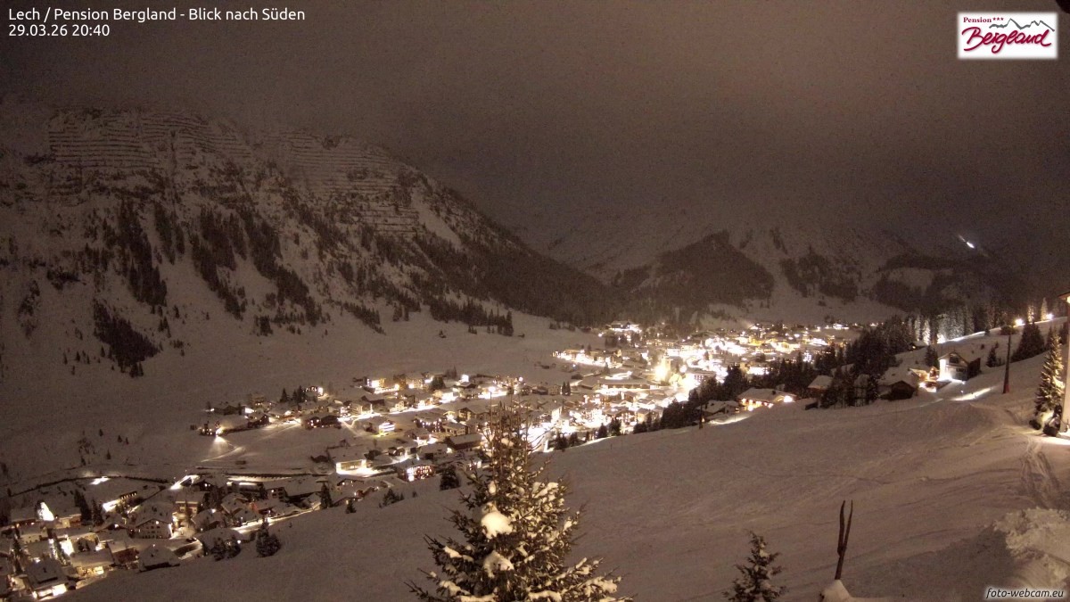 Archiv Foto Webcam Oberlech: Ausblick Pension Bergland