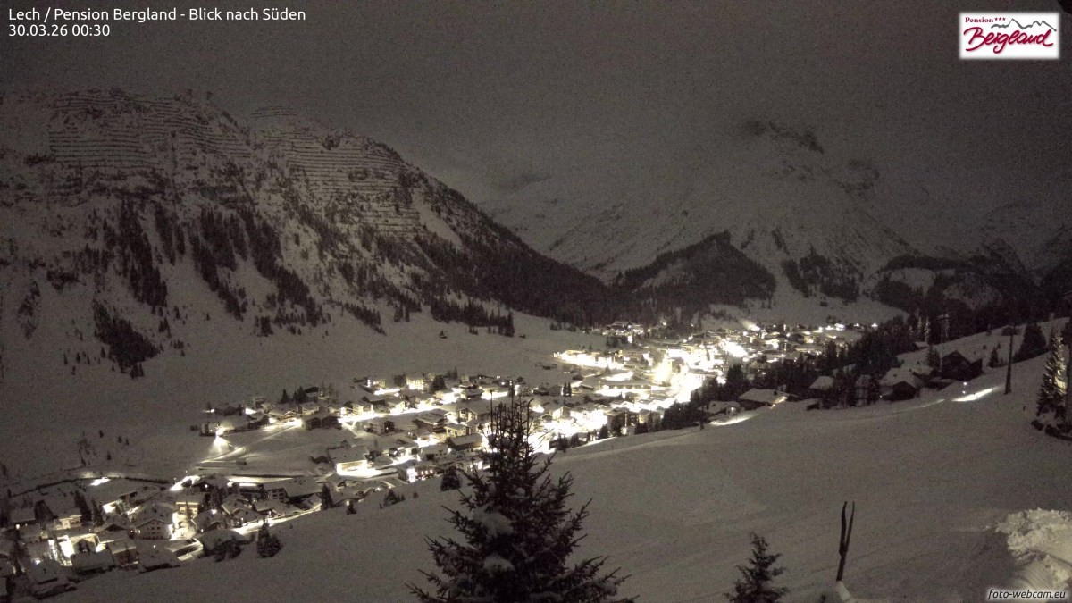 Archiv Foto Webcam Oberlech: Ausblick Pension Bergland