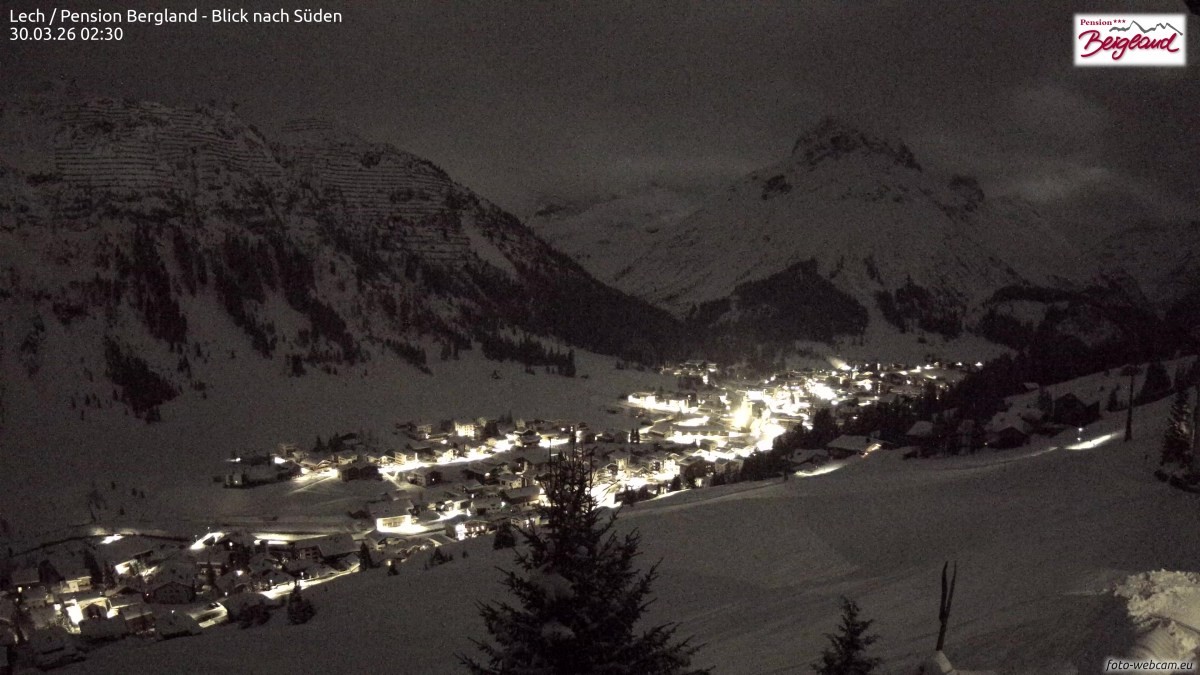 Archiv Foto Webcam Oberlech: Ausblick Pension Bergland