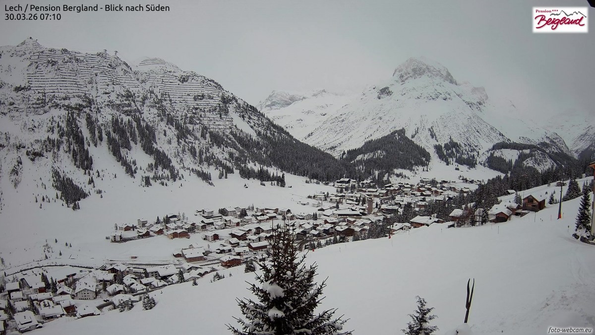 Archiv Foto Webcam Oberlech: Ausblick Pension Bergland