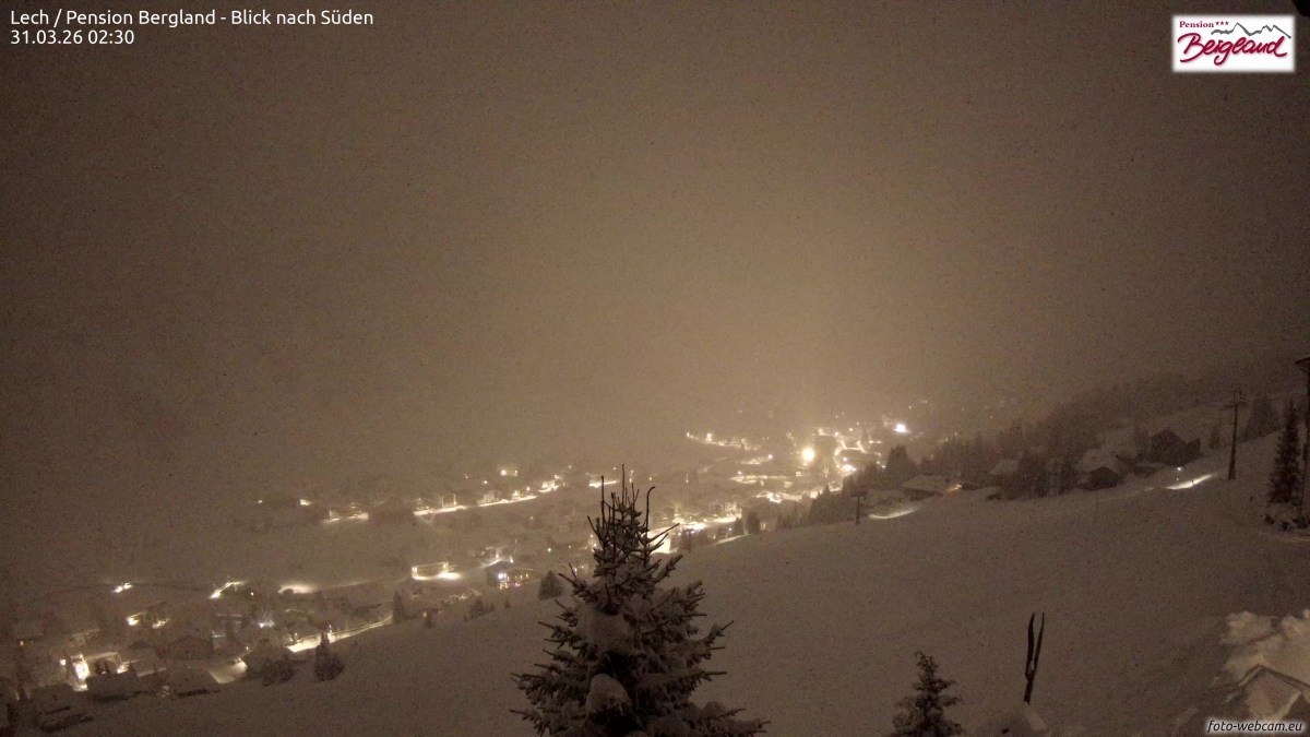 Archiv Foto Webcam Oberlech: Ausblick Pension Bergland