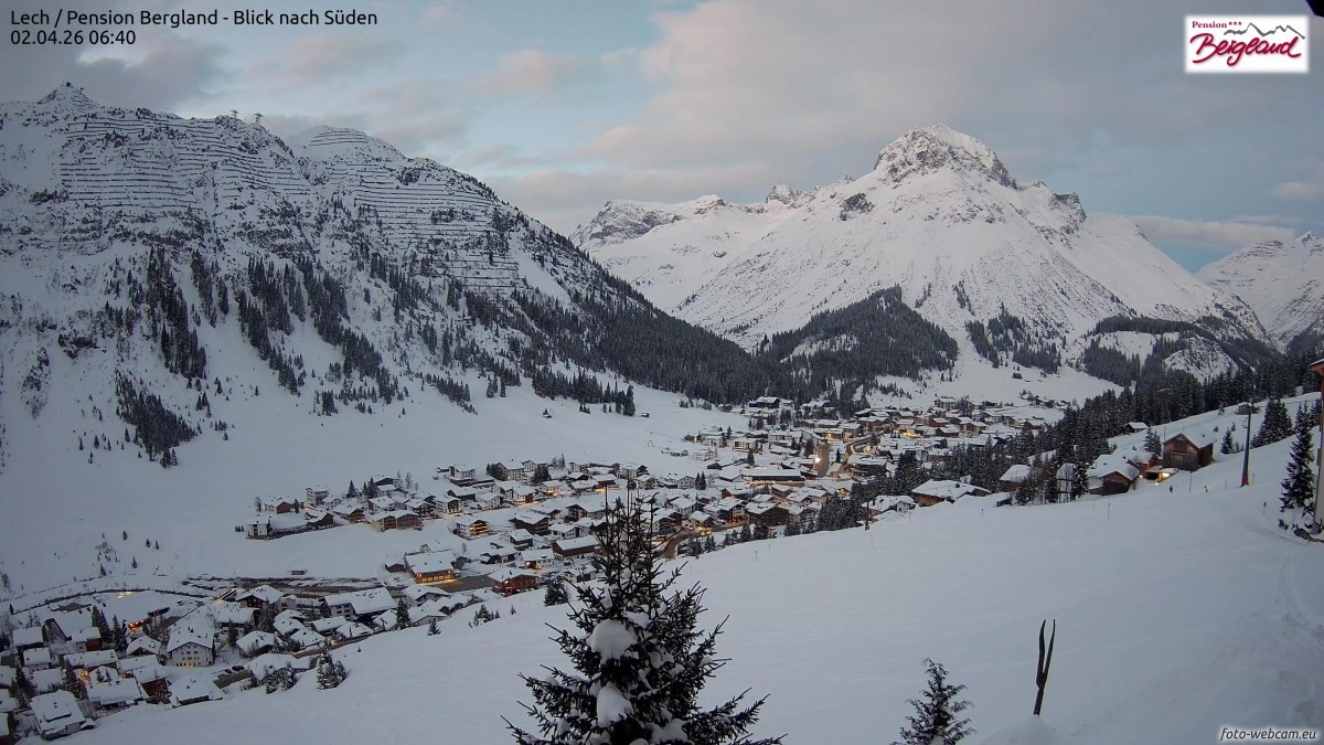 Archiv Foto Webcam Oberlech: Ausblick Pension Bergland
