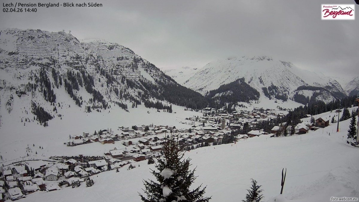 Archiv Foto Webcam Oberlech: Ausblick Pension Bergland
